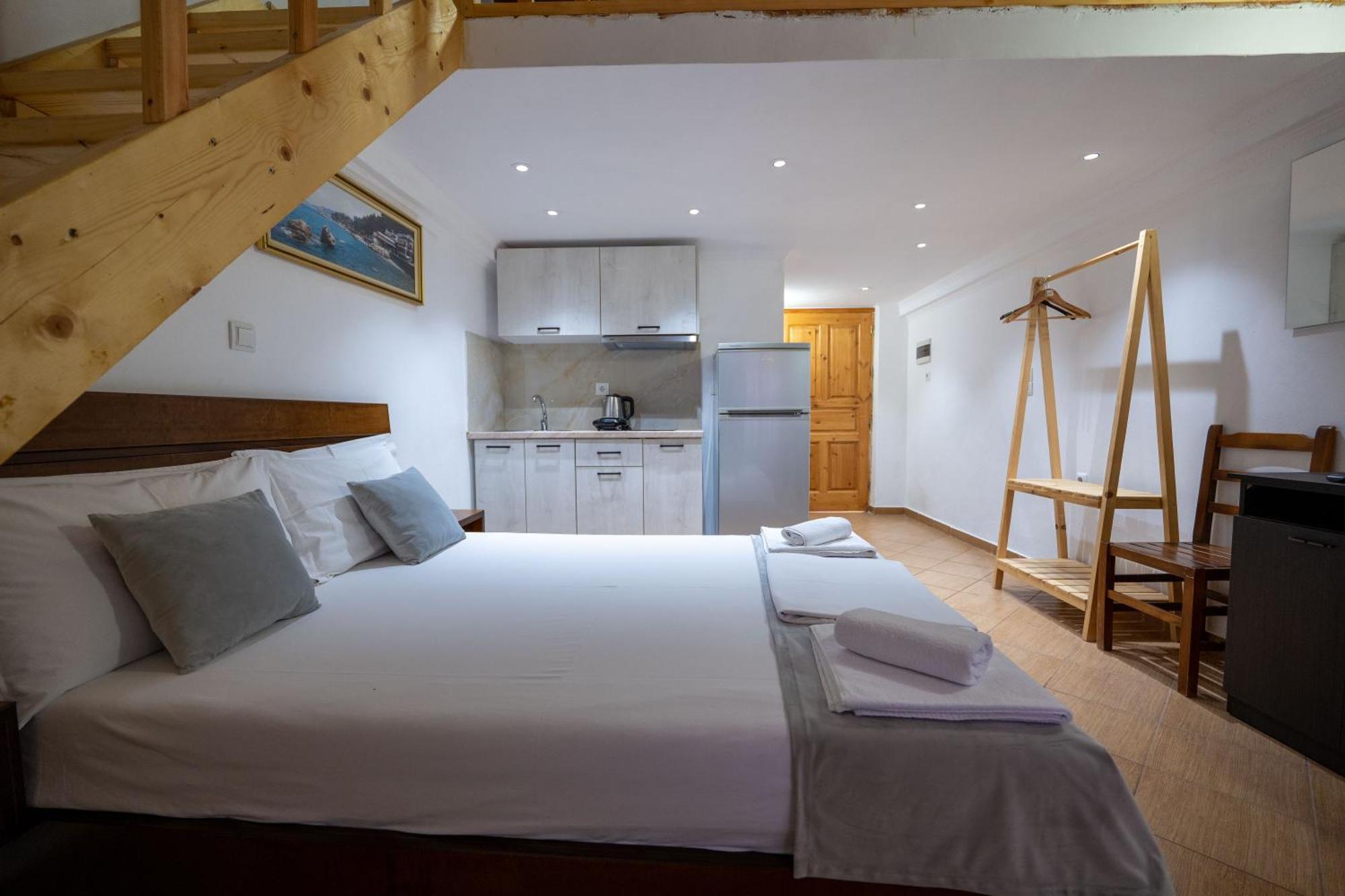 Apart Hotel Alex Himara Zewnętrze zdjęcie